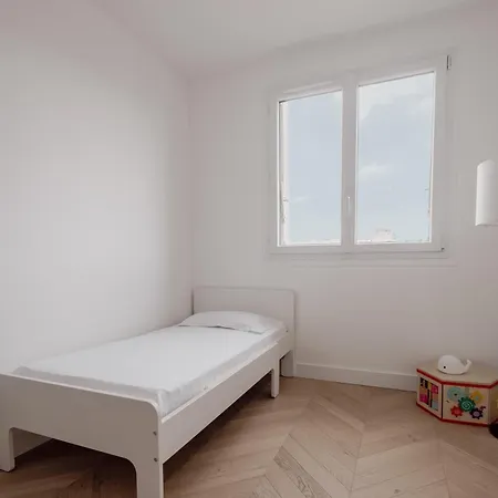 Veeve - Meticulously Minimalist * Париж